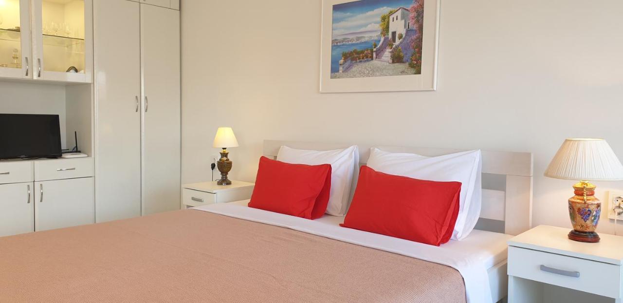 The White Apartment Ohrid Esterno foto