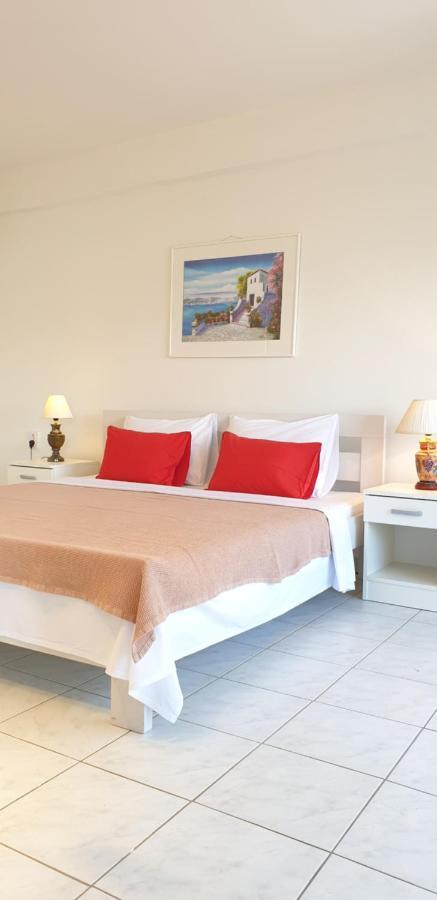 The White Apartment Ohrid Esterno foto