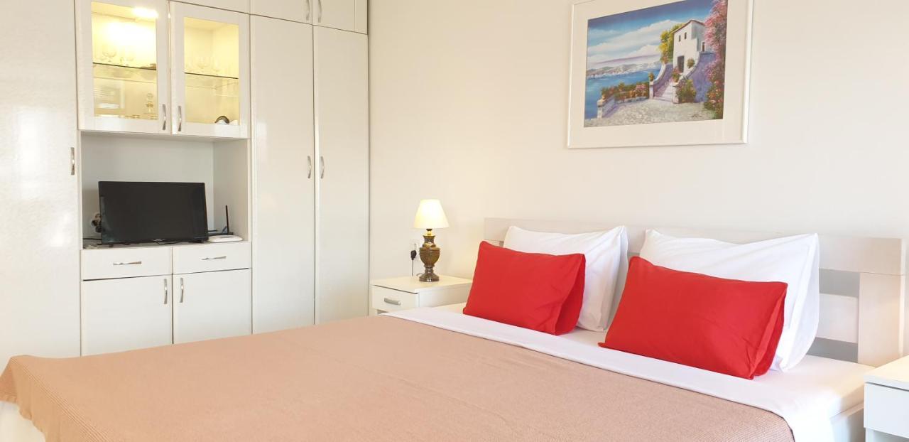 The White Apartment Ohrid Esterno foto