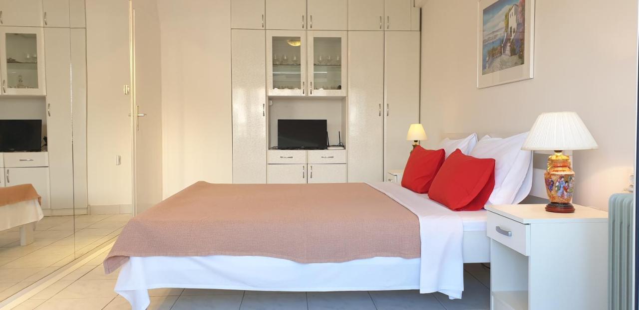 The White Apartment Ohrid Esterno foto